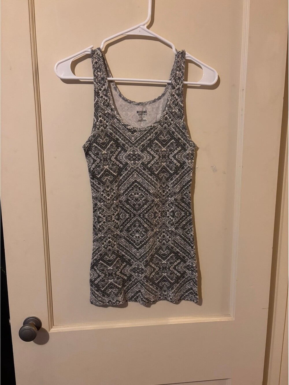 Mossimo gray geometric tank top Large